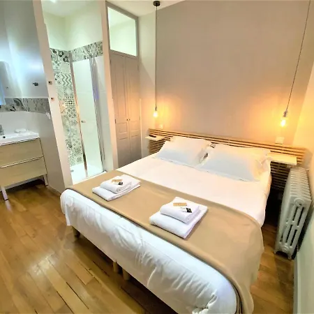 Rue Sarret Xxl Апартаменти