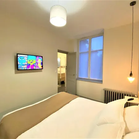 Rue Sarret Xxl Апартаменти *